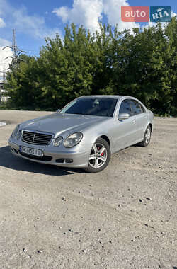 Седан Mercedes-Benz E-Class 2003 в Квасилові