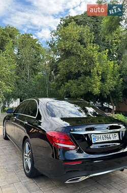 Седан Mercedes-Benz E-Class 2017 в 