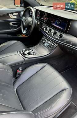 Седан Mercedes-Benz E-Class 2017 в 