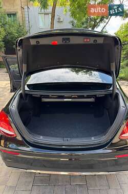Седан Mercedes-Benz E-Class 2017 в 