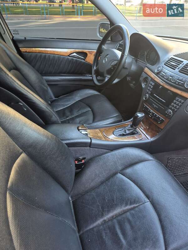 Седан Mercedes-Benz E-Class 2003 в Могилев-Подольске