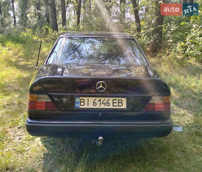 Седан Mercedes-Benz E-Class 1985 в Миргороде