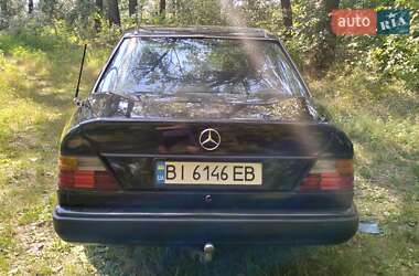Седан Mercedes-Benz E-Class 1985 в 