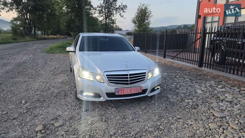 Седан Mercedes-Benz E-Class 2010 в Тячеві