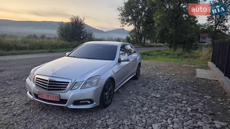 Седан Mercedes-Benz E-Class 2010 в Тячеві