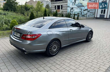Купе Mercedes-Benz E-Class 2009 в 