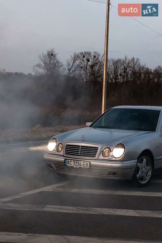Седан Mercedes-Benz E-Class 1998 в Хмельницком