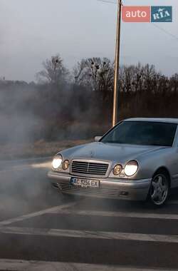 Седан Mercedes-Benz E-Class 1998 в 