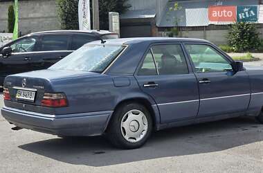 Седан Mercedes-Benz E-Class 1995 в Рівному