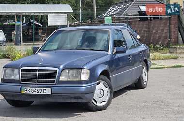 Седан Mercedes-Benz E-Class 1995 в Рівному
