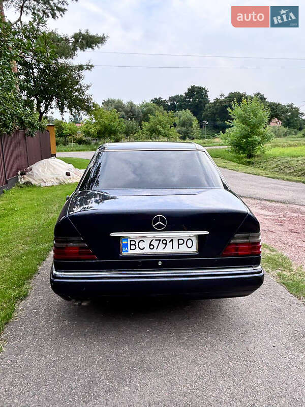 Седан Mercedes-Benz E-Class 1995 в Дублянах
