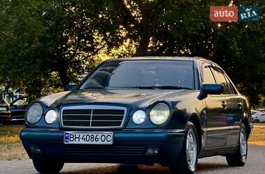 Седан Mercedes-Benz E-Class 1999 в 