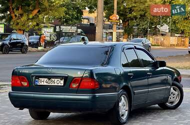 Седан Mercedes-Benz E-Class 1999 в 