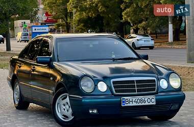 Седан Mercedes-Benz E-Class 1999 в 