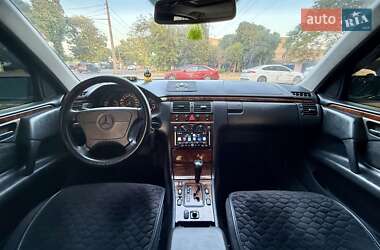 Седан Mercedes-Benz E-Class 1999 в 
