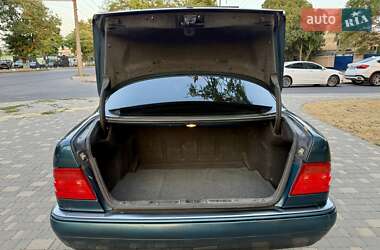 Седан Mercedes-Benz E-Class 1999 в 