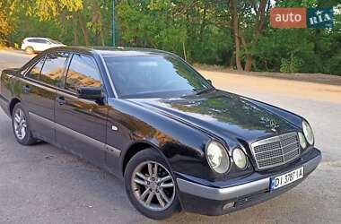 Седан Mercedes-Benz E-Class 1998 в Запорожье