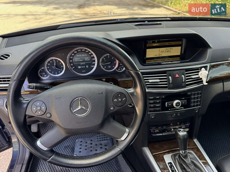 Універсал Mercedes-Benz E-Class 2010 в Ромнах