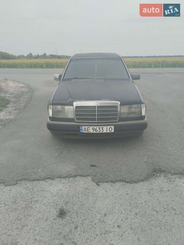 Mercedes-Benz E-Class 1993