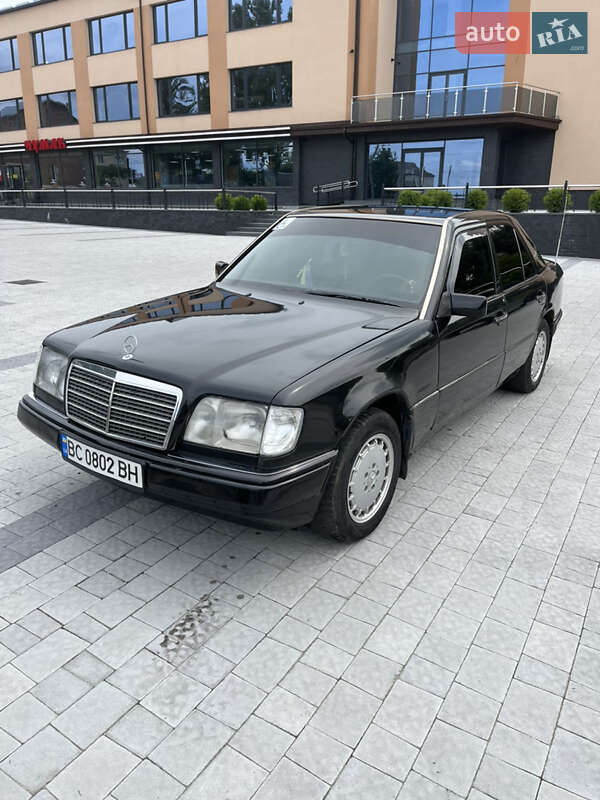 Седан Mercedes-Benz E-Class 1994 в Львове