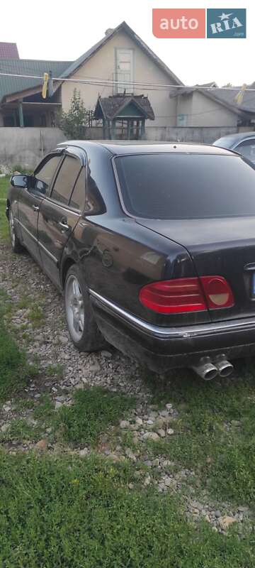 Седан Mercedes-Benz E-Class 1997 в Черновцах