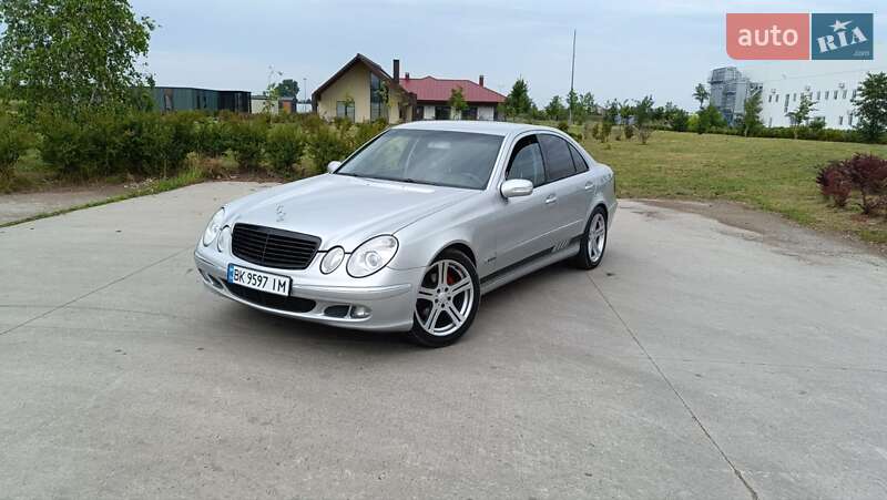Mercedes-Benz E-Class 2005