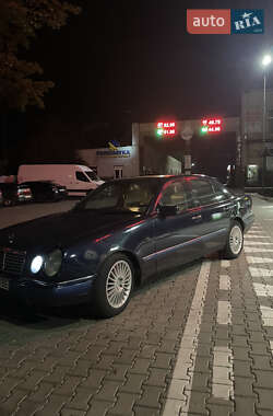 Седан Mercedes-Benz E-Class 1996 в Чернівцях
