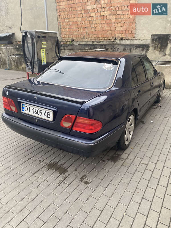 Седан Mercedes-Benz E-Class 1998 в Черновцах