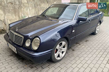 Седан Mercedes-Benz E-Class 1998 в Чернівцях