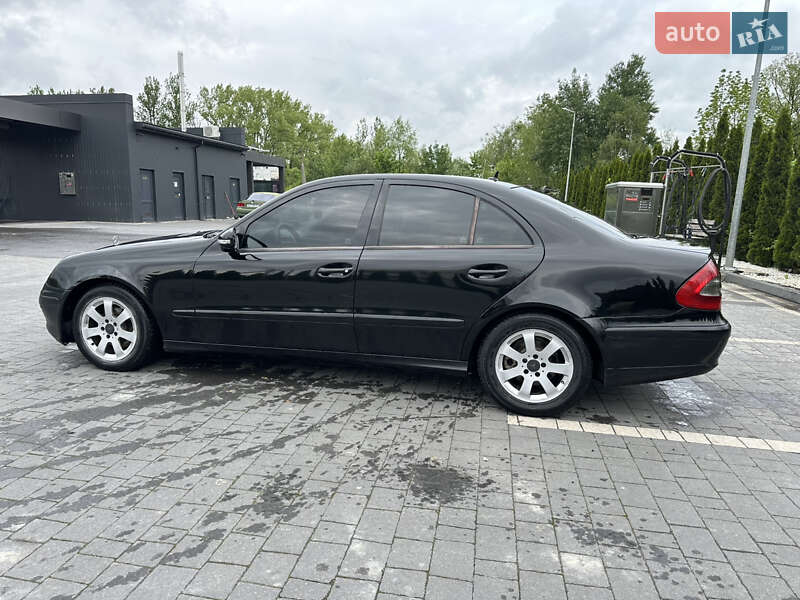 Седан Mercedes-Benz E-Class 2006 в Надворной