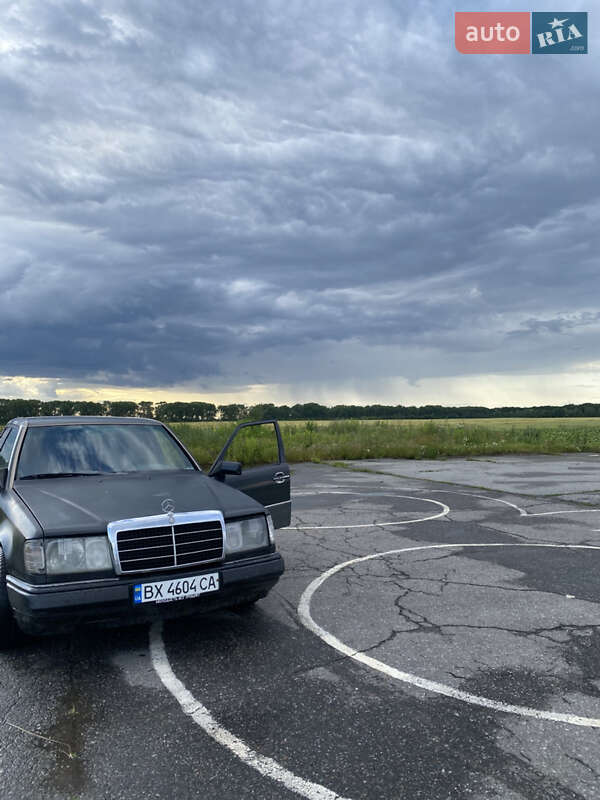 Седан Mercedes-Benz E-Class 1991 в Житомире