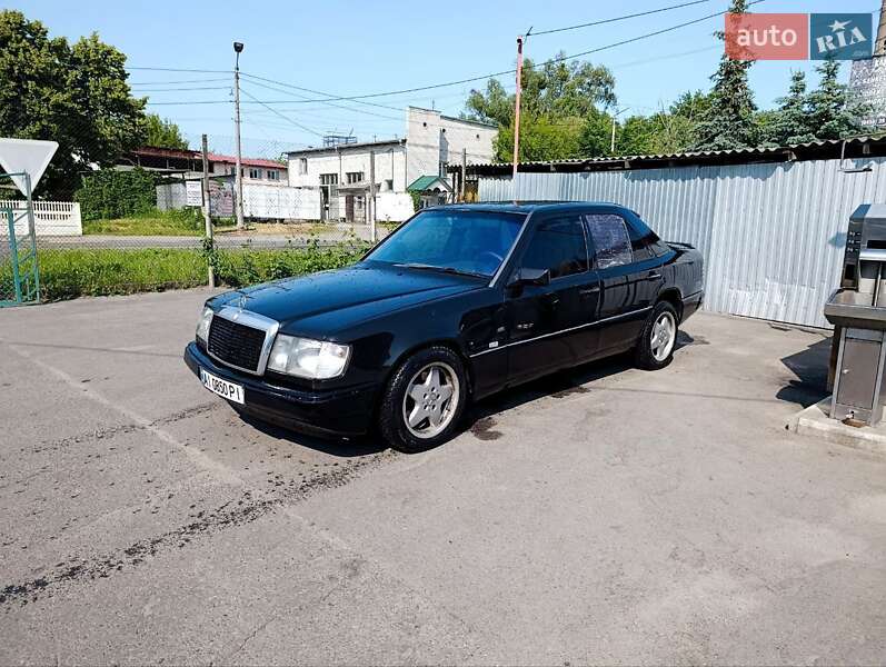 Mercedes-Benz E-Class 1988