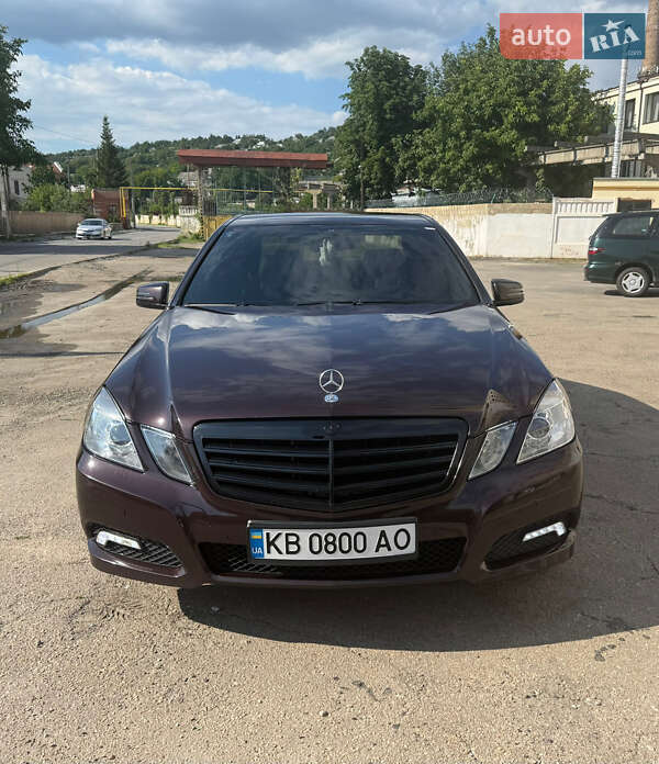 Седан Mercedes-Benz E-Class 2010 в Могилів-Подільському фото 2 Седан Mercedes-Benz E-Class 2010 в Могилів-Подільському