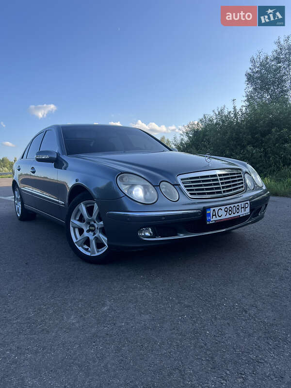 Mercedes-Benz E-Class 2005