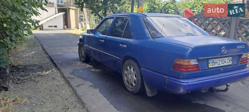 Седан Mercedes-Benz E-Class 1985 в Подільську