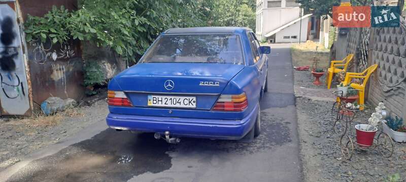 Седан Mercedes-Benz E-Class 1985 в Подільську