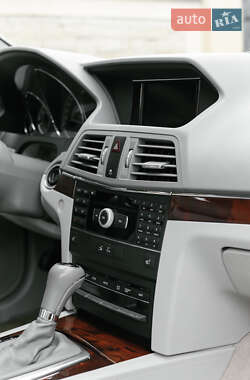 Купе Mercedes-Benz E-Class 2010 в 