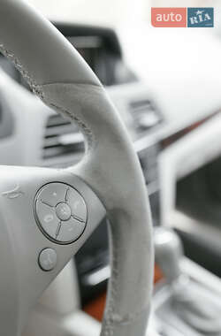 Купе Mercedes-Benz E-Class 2010 в 
