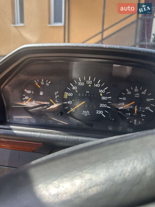 Седан Mercedes-Benz E-Class 1994 в Долині фото 7 Седан Mercedes-Benz E-Class 1994 в Долині