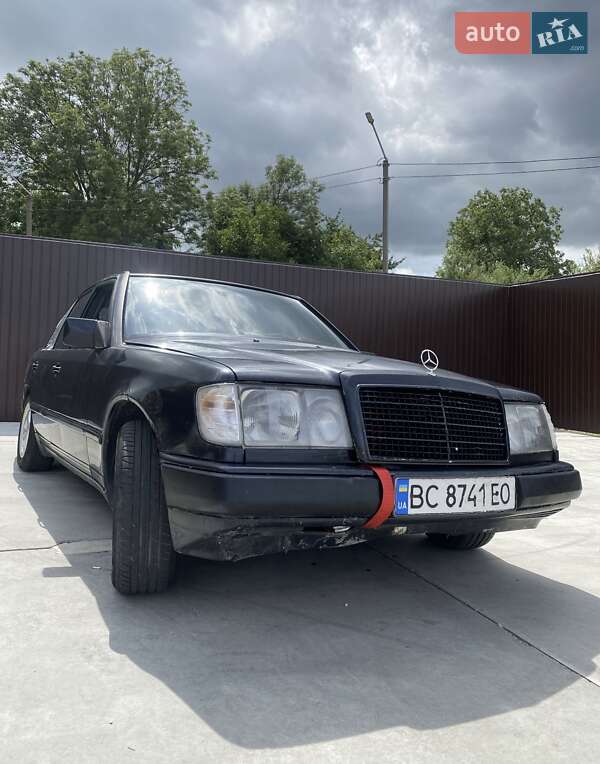 Mercedes-Benz E-Class 1985