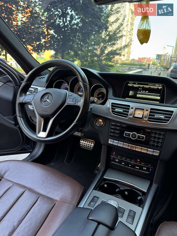 Седан Mercedes-Benz E-Class 2014 в Чернівцях