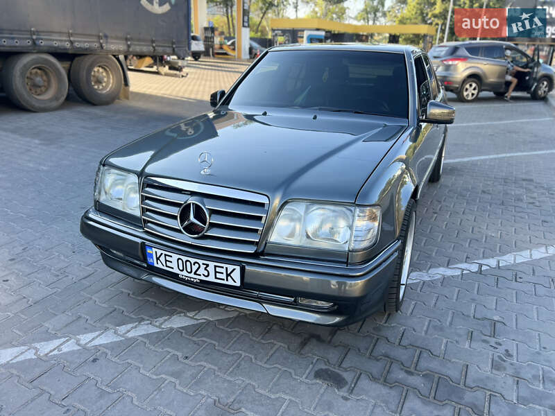 Mercedes-Benz E-Class 1993