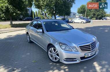Седан Mercedes-Benz E-Class 2010 в Ровно