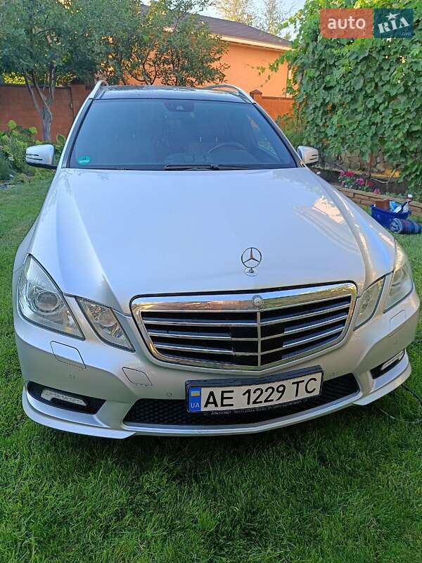 Mercedes-Benz E-Class 2010