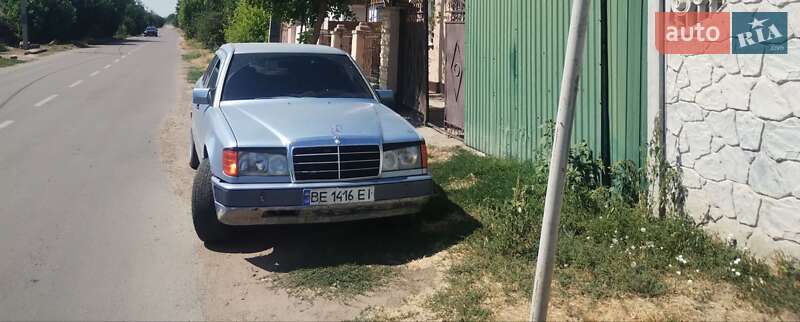 Mercedes-Benz E-Class 1992