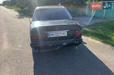 Седан Mercedes-Benz E-Class 1995 в 