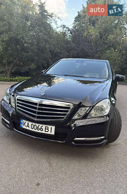 Седан Mercedes-Benz E-Class 2010 в Киеве