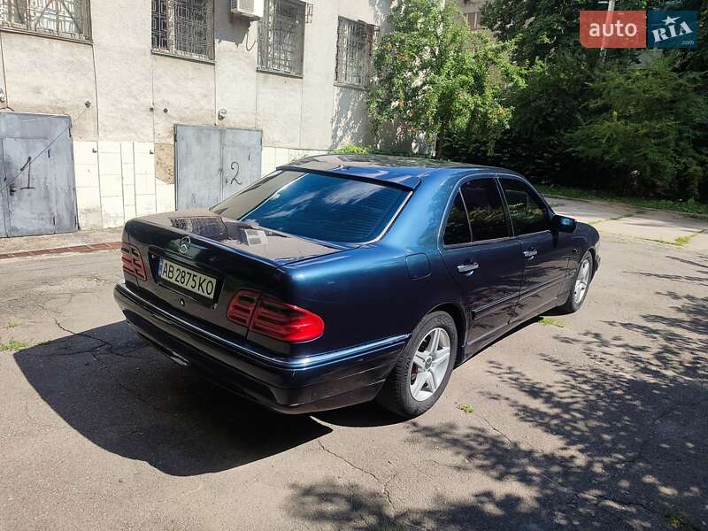 Седан Mercedes-Benz E-Class 1998 в Виннице