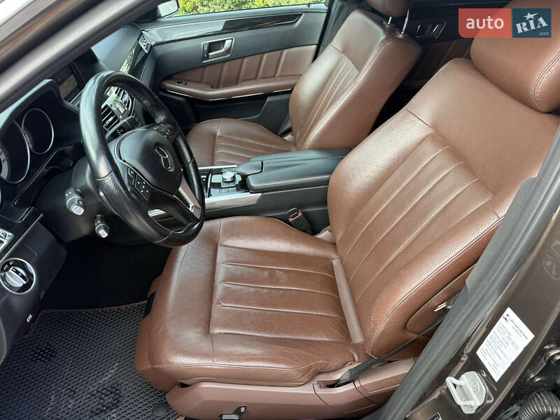 Седан Mercedes-Benz E-Class 2013 в Ивано-Франковске