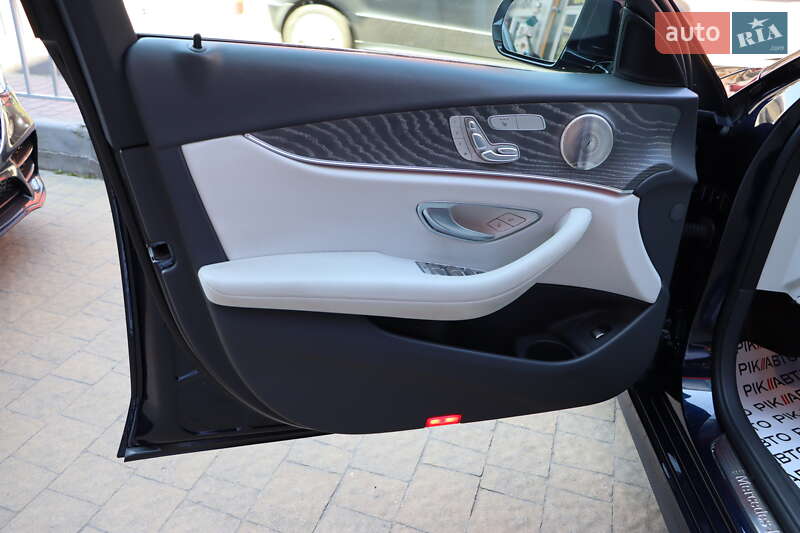 Седан Mercedes-Benz E-Class 2022 в Львове